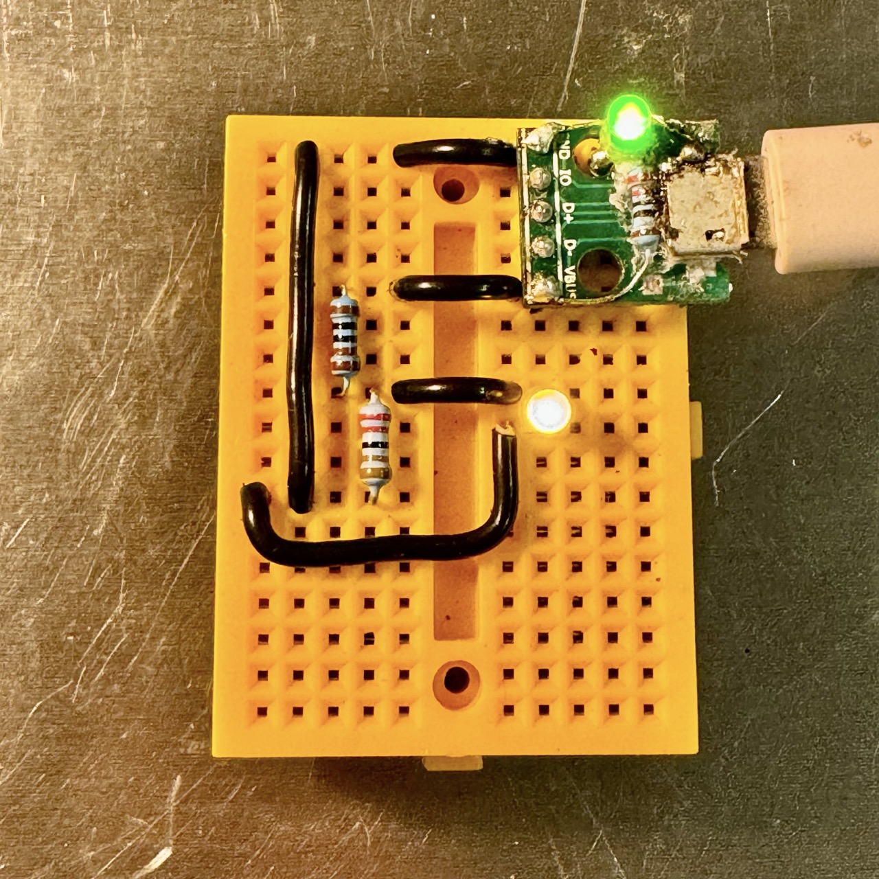 Connecting voltage divider circuit to power